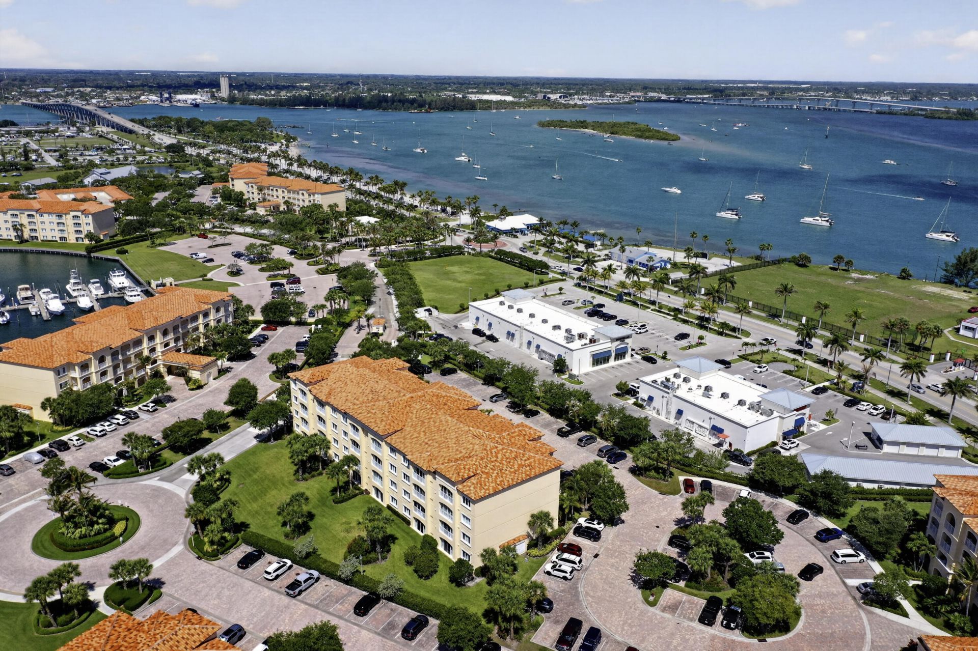 37 E Harbour Isle Dr Drive E, Unit 106, Fort Pierce, FL 34949 Photo
