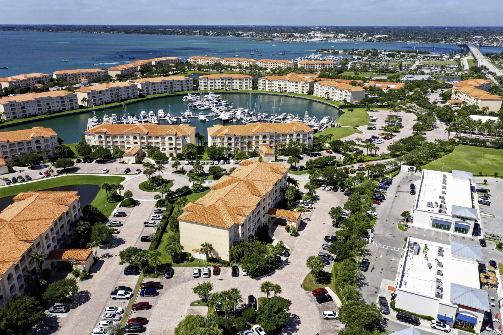 37 E Harbour Isle Dr Drive E, Unit 106, Fort Pierce, FL 34949 Photo