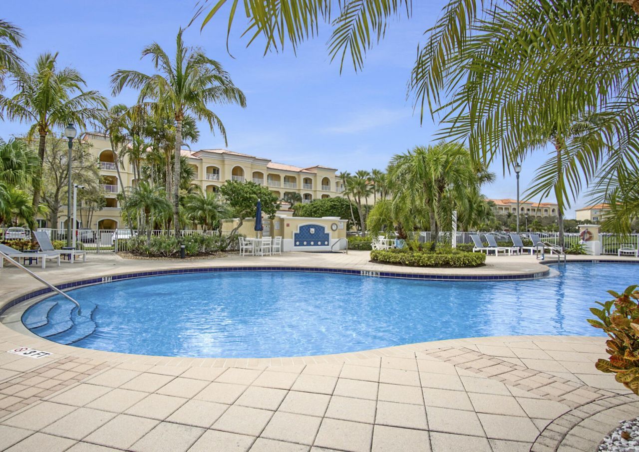 37 E Harbour Isle Dr Drive E, Unit 106, Fort Pierce, FL 34949 Photo