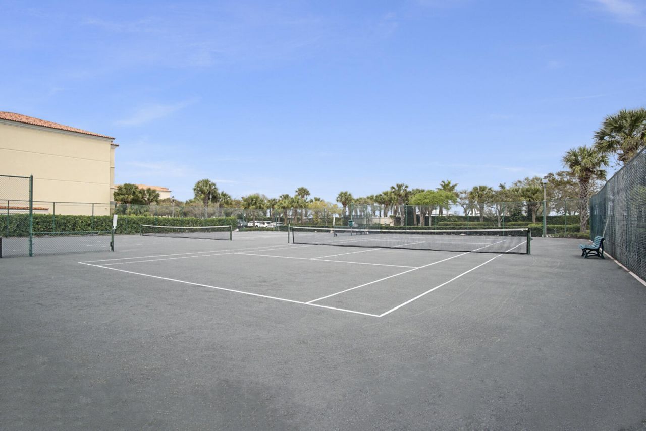 37 E Harbour Isle Dr Drive E, Unit 106, Fort Pierce, FL 34949 Photo