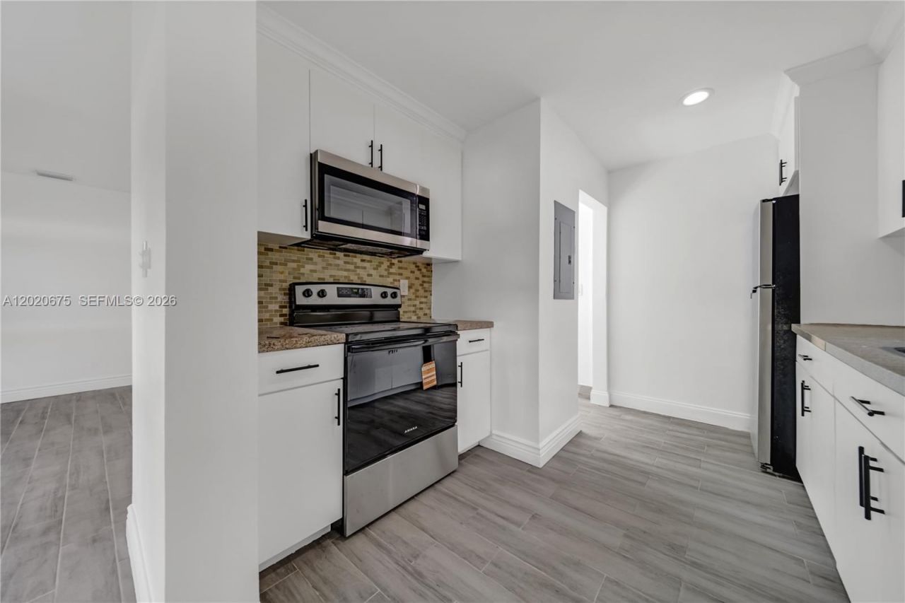 2440 NW 31st Ave, Fort Lauderdale, FL 33311 Photo