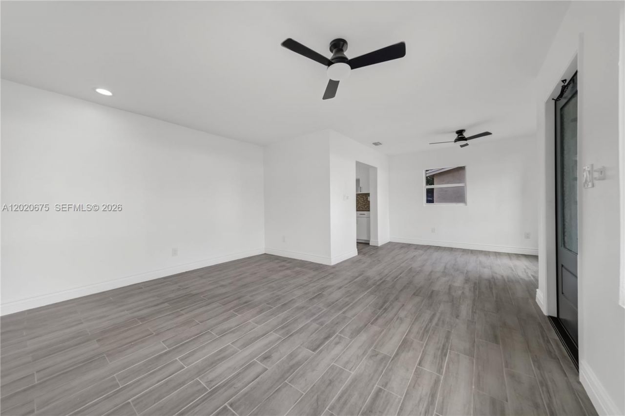 2440 NW 31st Ave, Fort Lauderdale, FL 33311 Photo
