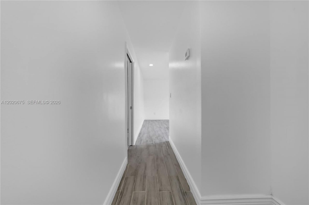 2440 NW 31st Ave, Fort Lauderdale, FL 33311 Photo