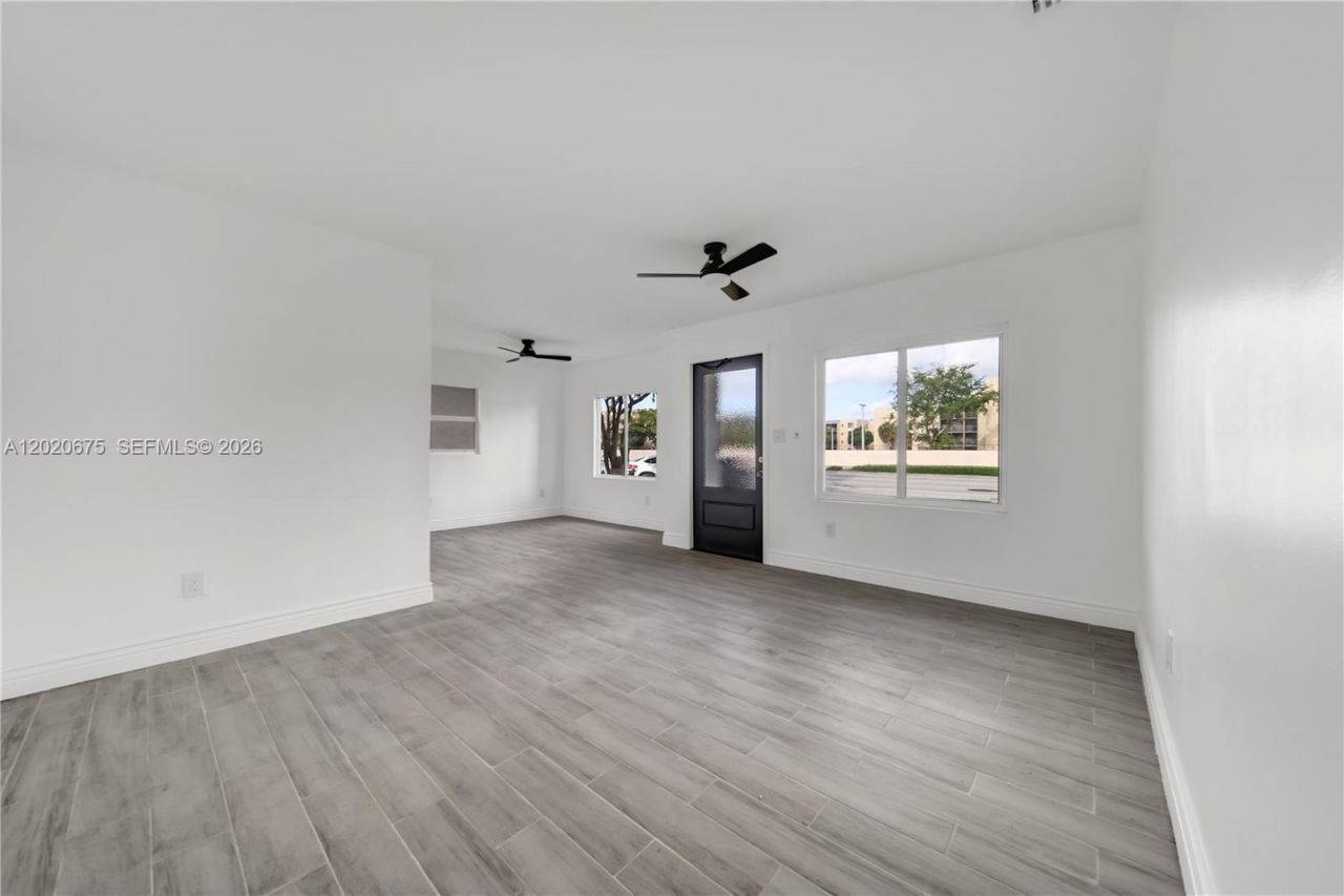 2440 NW 31st Ave, Fort Lauderdale, FL 33311 Photo