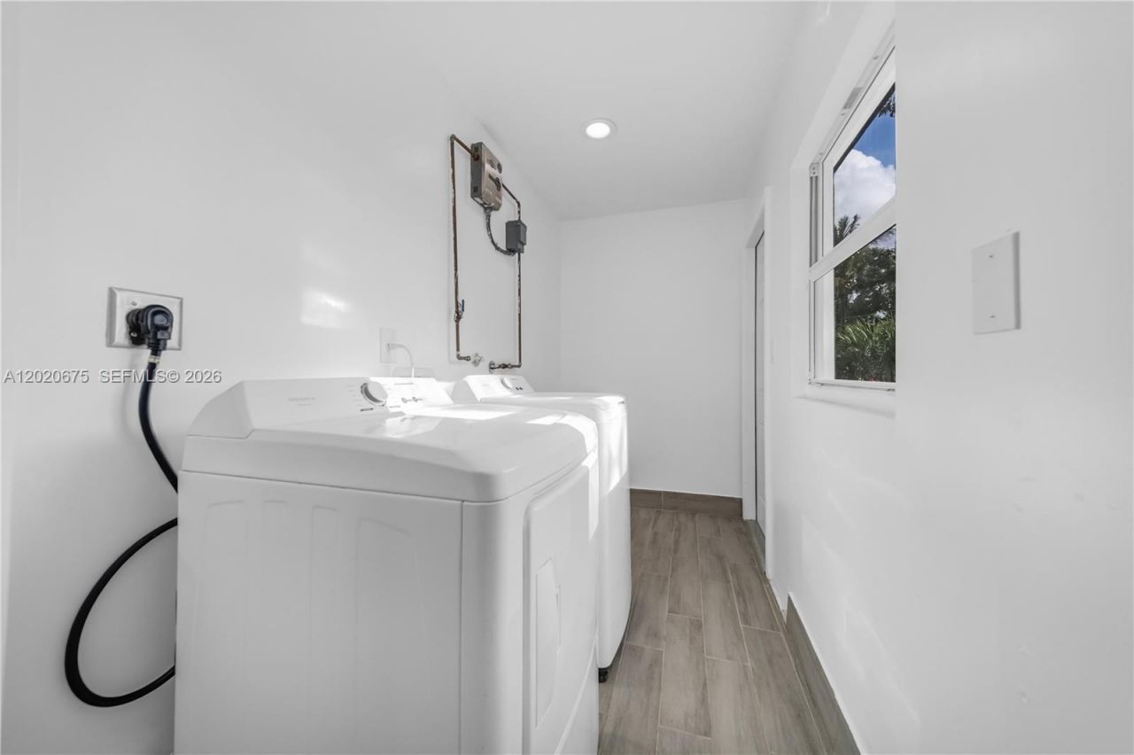 2440 NW 31st Ave, Fort Lauderdale, FL 33311 Photo