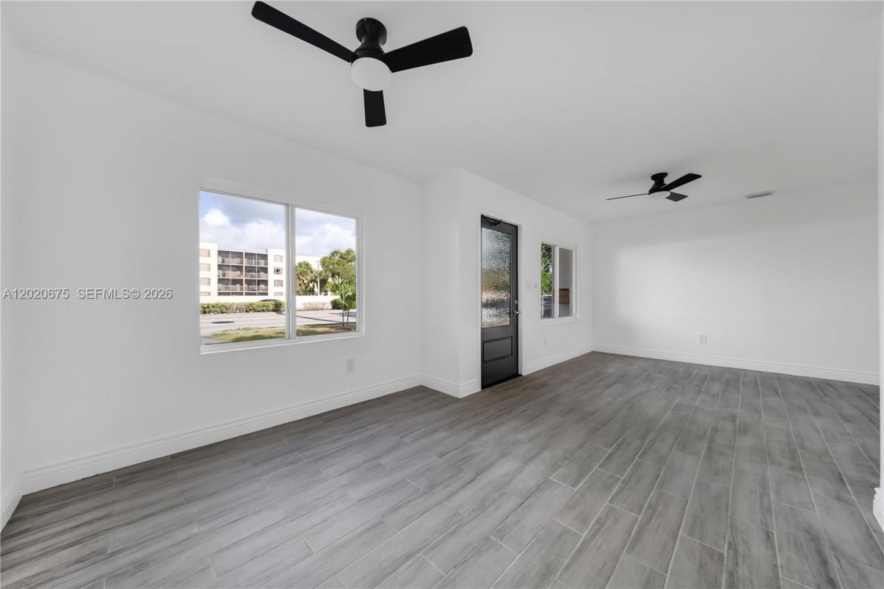 2440 NW 31st Ave, Fort Lauderdale, FL 33311 Photo