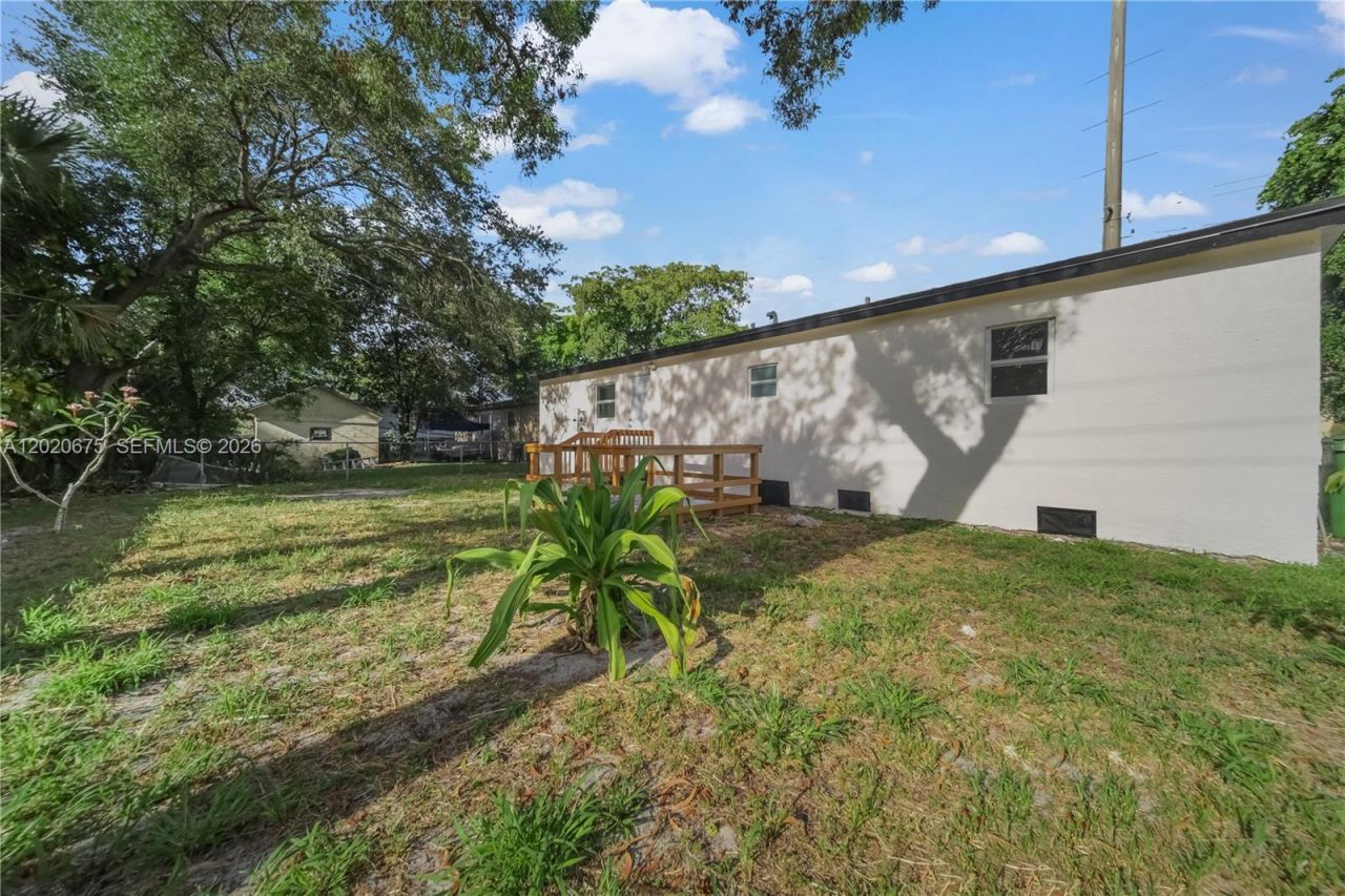 2440 NW 31st Ave, Fort Lauderdale, FL 33311 Photo