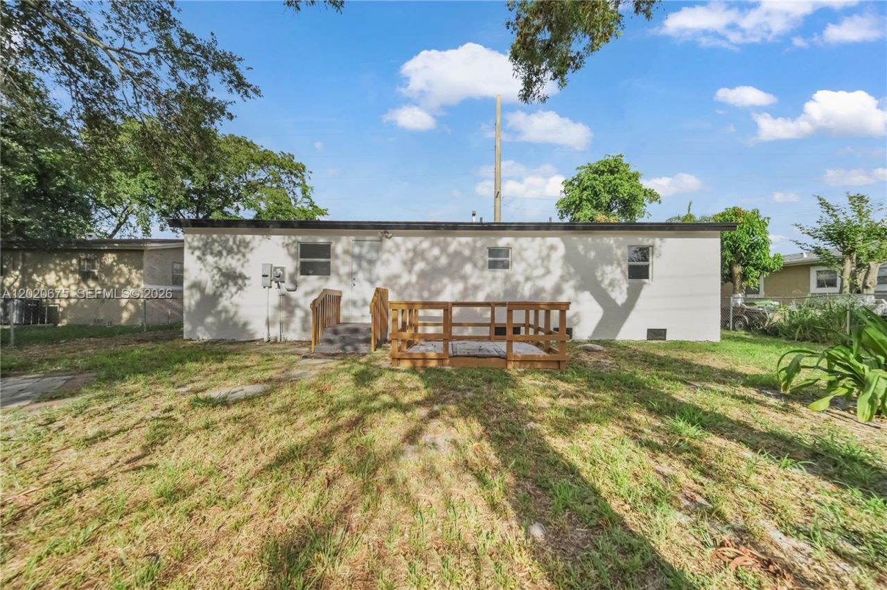 2440 NW 31st Ave, Fort Lauderdale, FL 33311 Photo