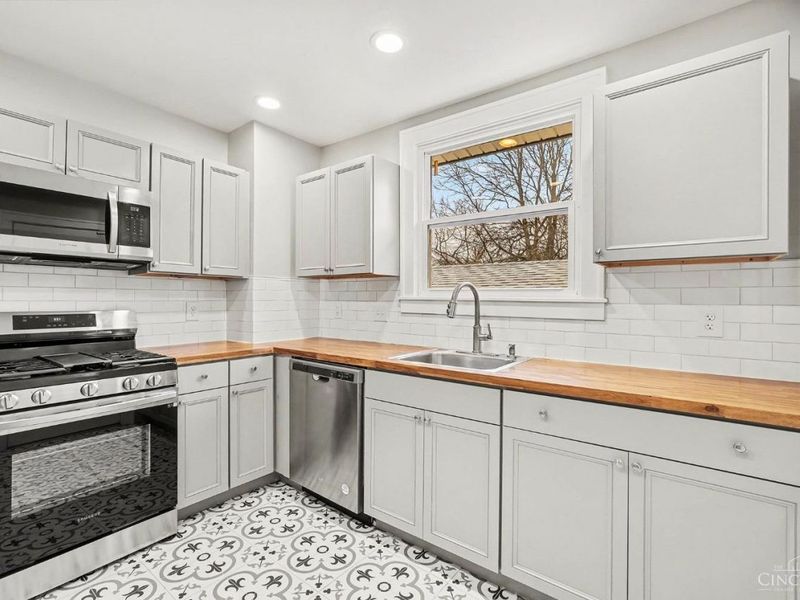 3519 McHenry, Cincinnati, OH 45225 Photo 9