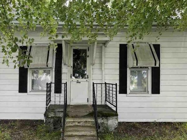 1038 N 7th Street, Clinton, IN 47842