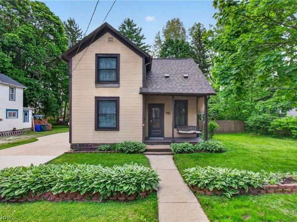 2443 3rd Street , Cuyahoga Falls, OH 44221