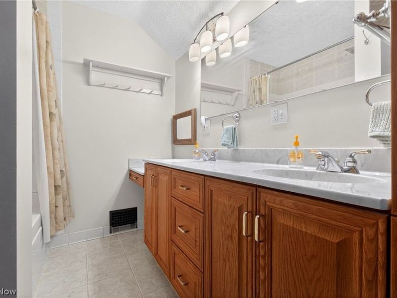 2443 3rd Street , Cuyahoga Falls, OH 44221 Photo 18