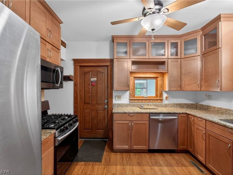 2443 3rd Street , Cuyahoga Falls, OH 44221 Photo 9