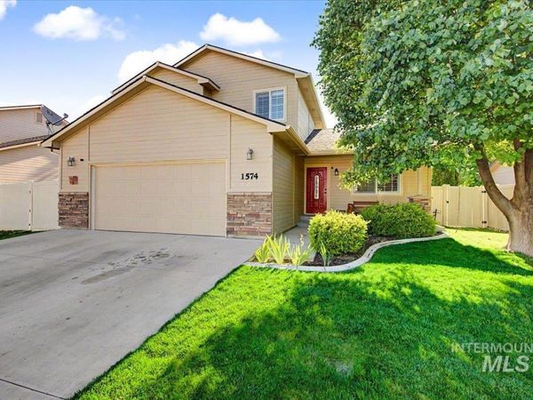 1574 S Glasgow, Nampa, ID 83686