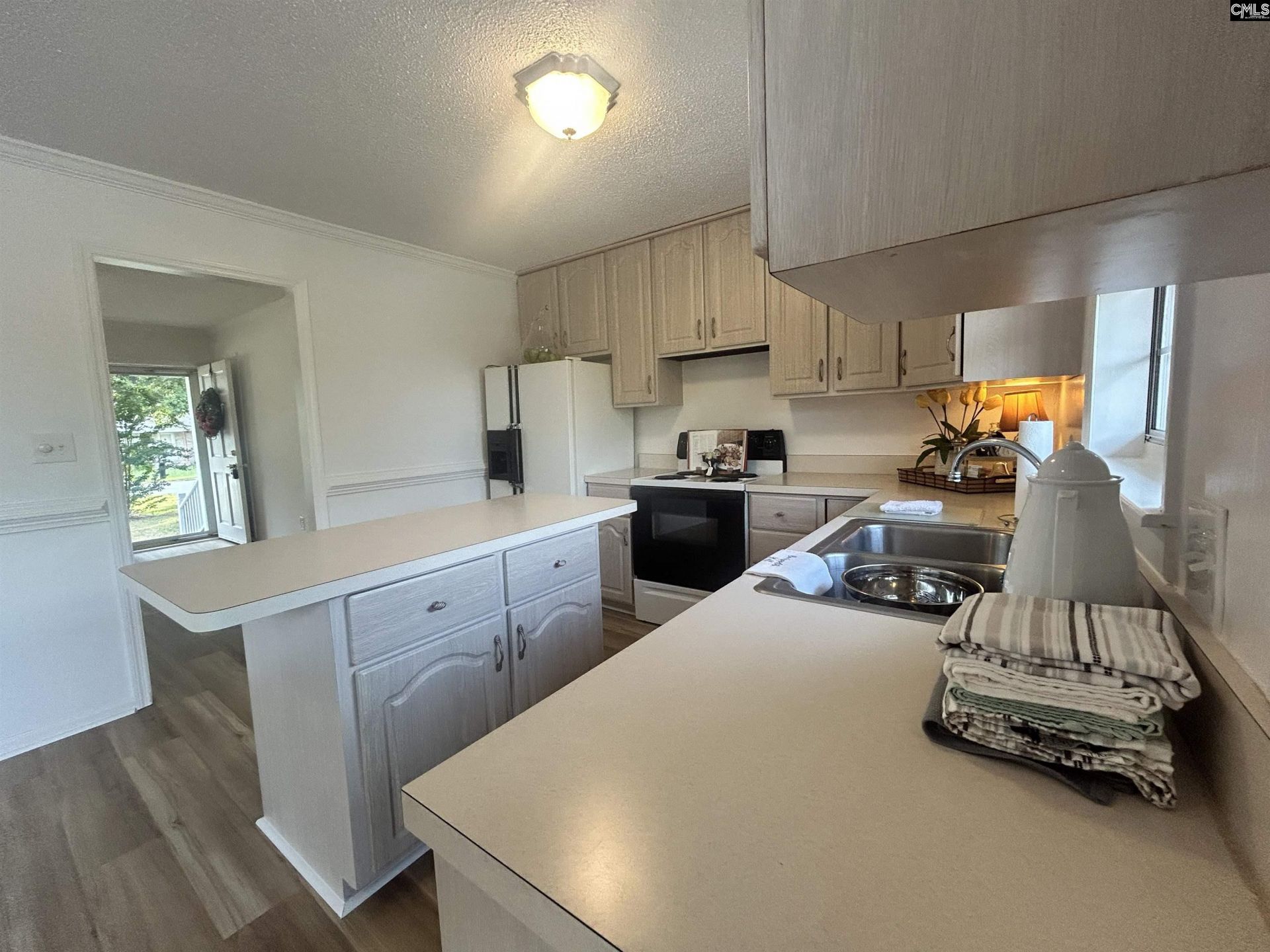 204 Haleywood Lane  Photo 12