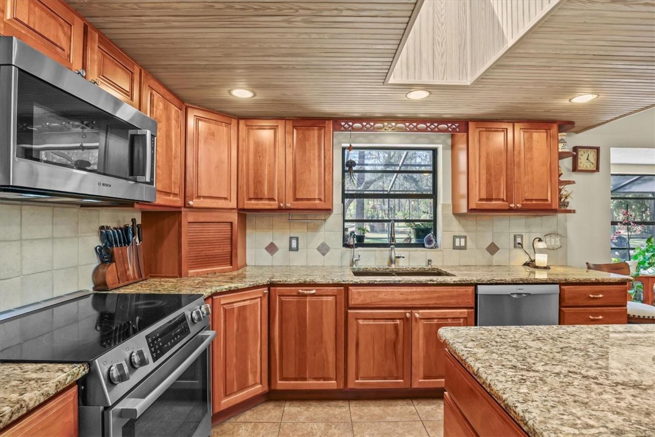 9032 Birmingham Avenue, Weeki Wachee, FL 34613 Photo