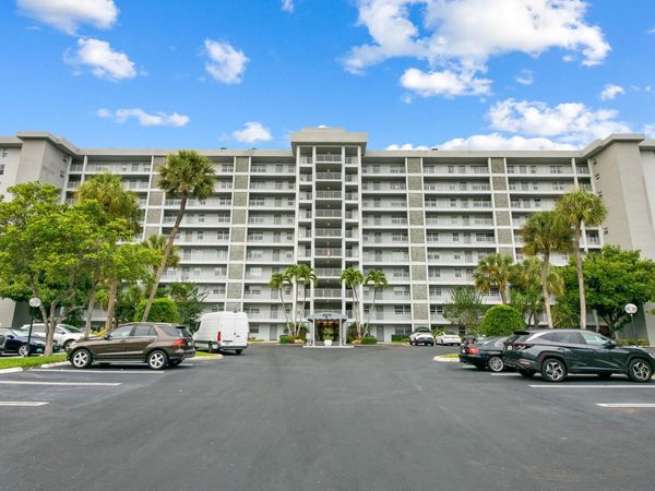 4015 W Palm Aire Drive, Pompano Beach, FL 33069