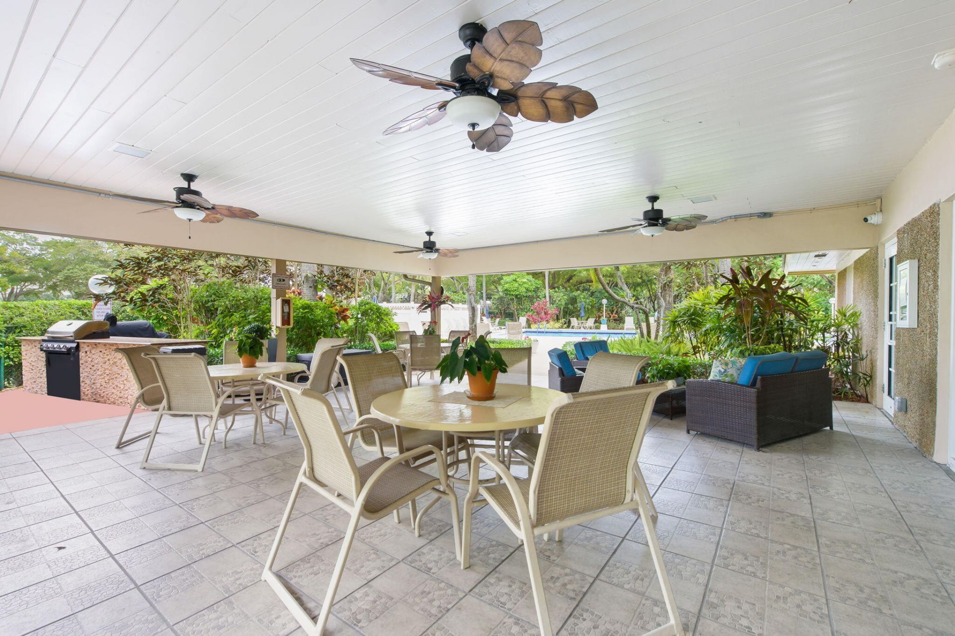 4015 W Palm Aire Drive, Pompano Beach, FL 33069 Photo