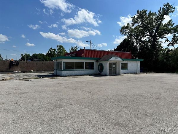 10715 Old Halls Ferry Road, St Louis, MO 63136
