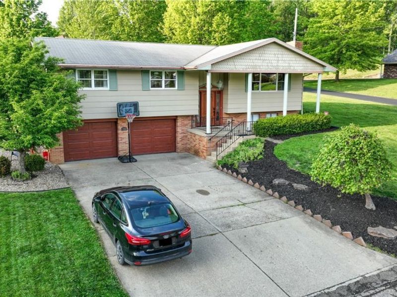 116 Carroll Drive, Saint Clairsville, OH 43950 Photo 2