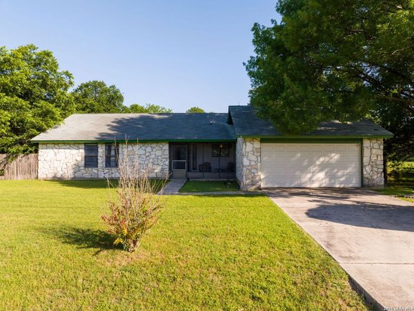 426 SPRING RIVER DR, Martindale, TX 78655