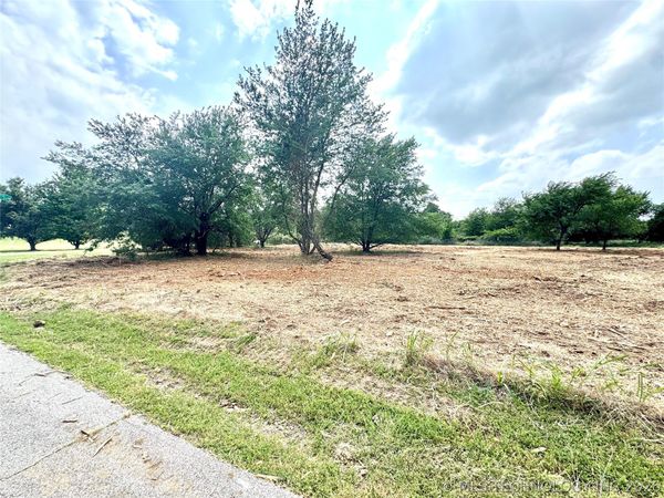 58th East Street , Wagoner, OK 74467