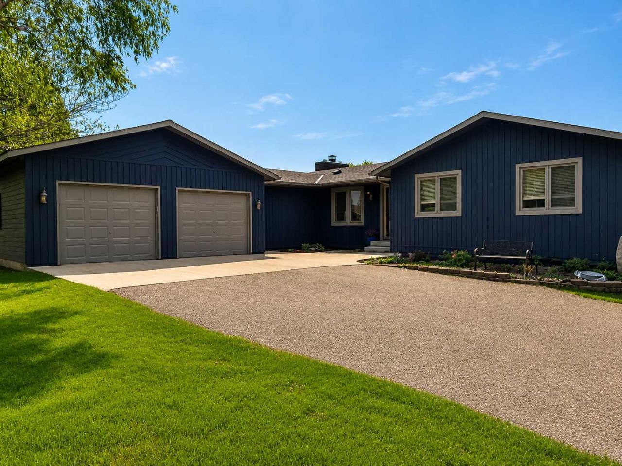 817 24th Avenue SW, Willmar, MN 56201