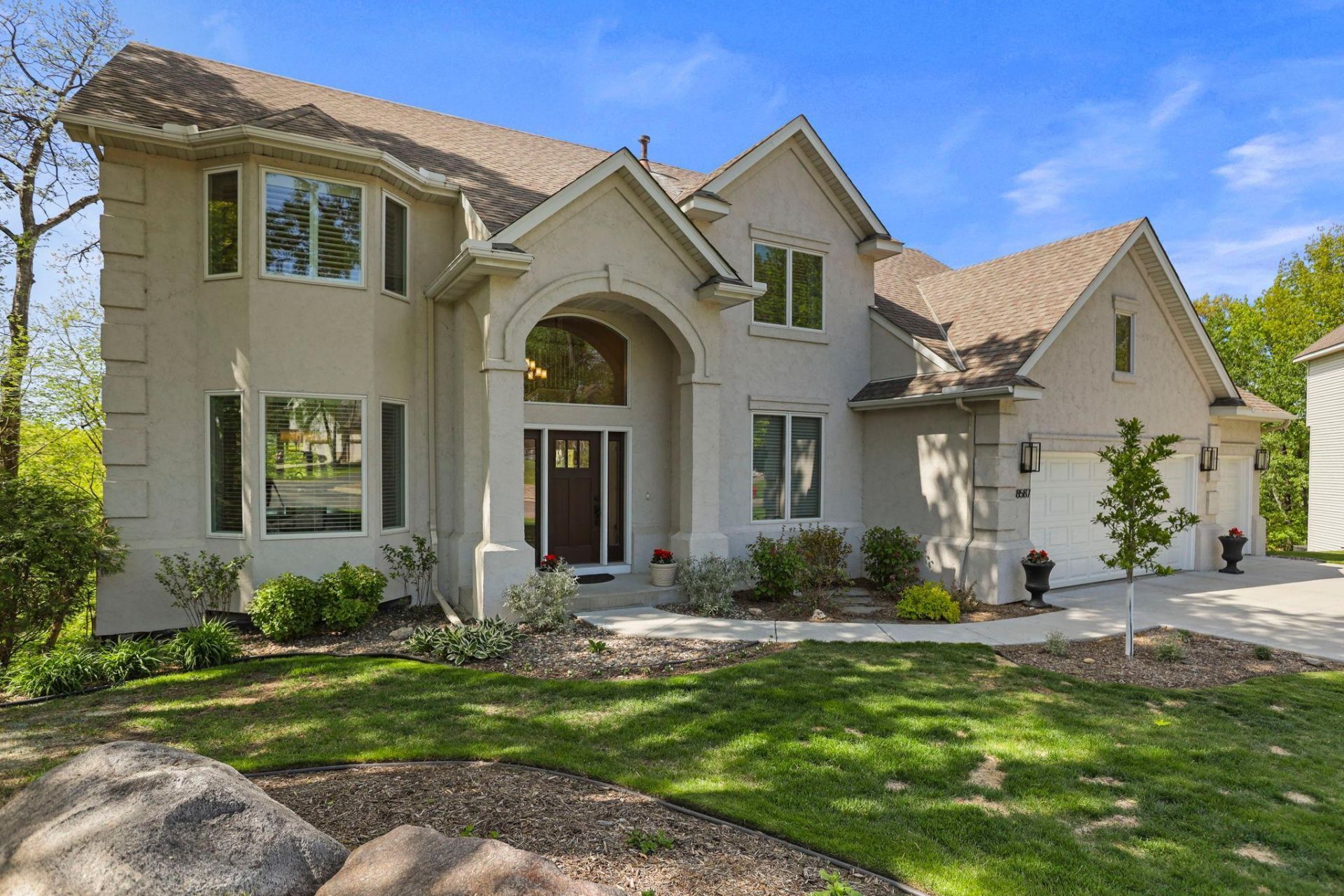 8587 Summit Oaks , Savage, MN 55378