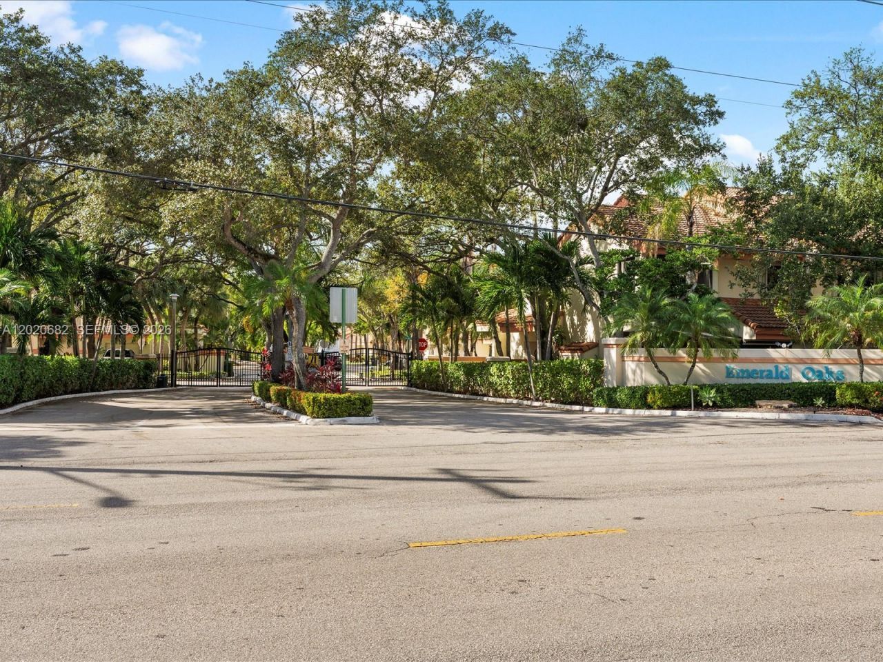 3400 Emerald Oaks Dr , Unit 801, Hollywood, FL 33021 Photo