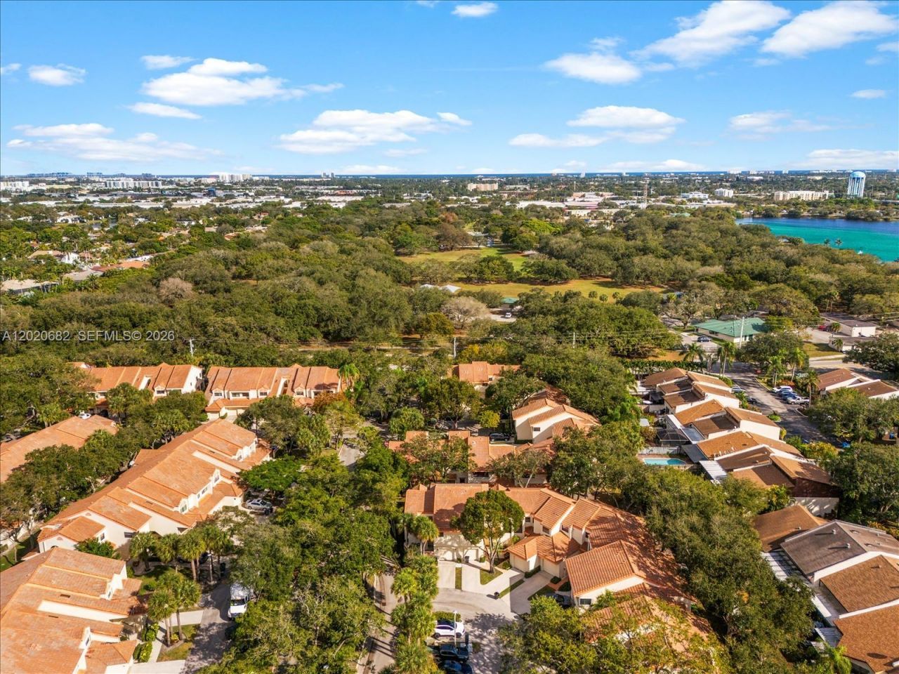 3400 Emerald Oaks Dr , Unit 801, Hollywood, FL 33021 Photo