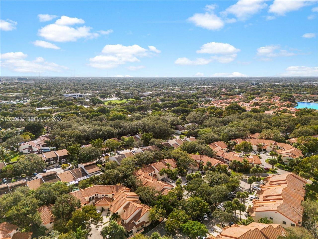 3400 Emerald Oaks Dr , Unit 801, Hollywood, FL 33021 Photo