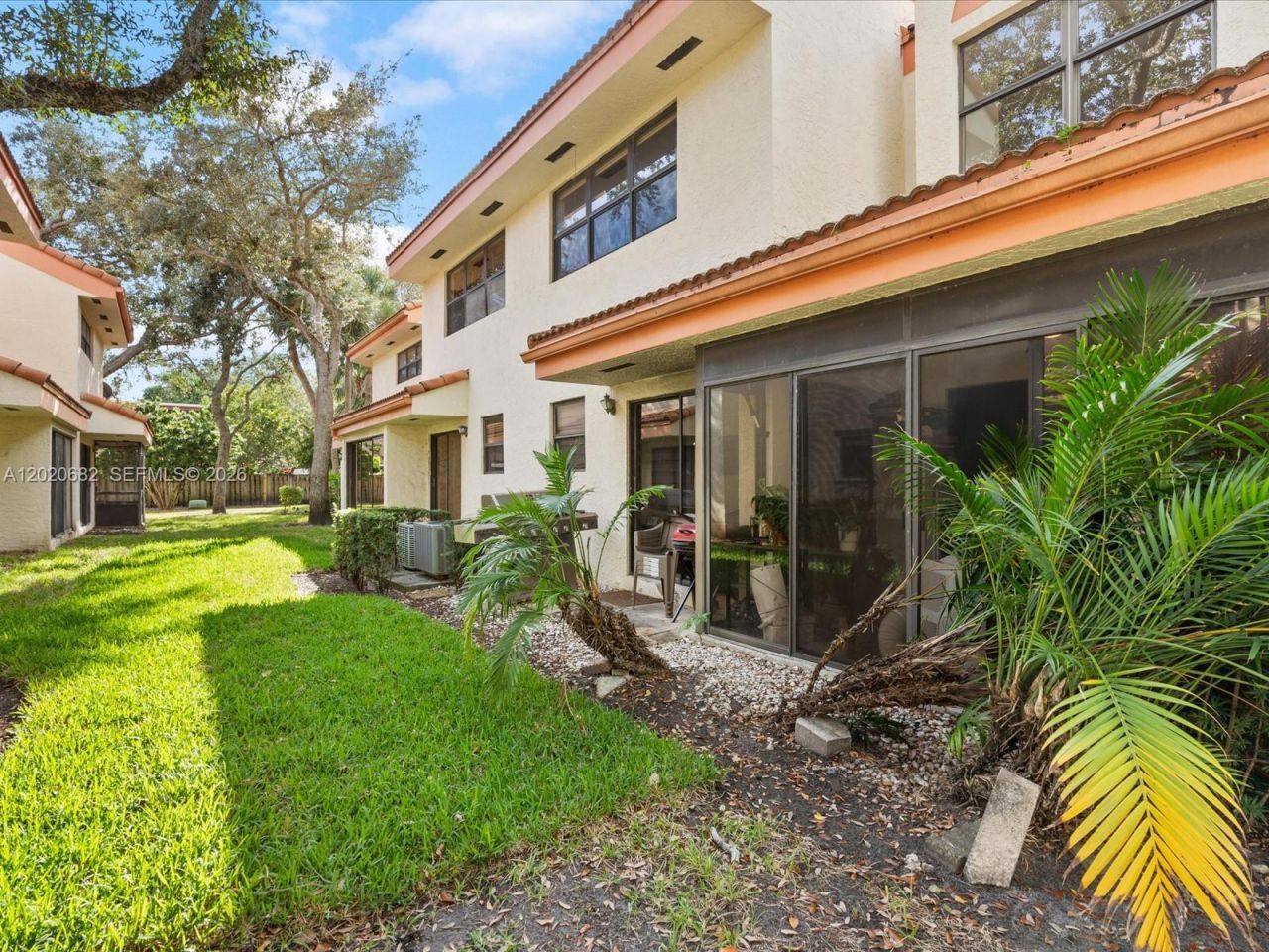 3400 Emerald Oaks Dr , Unit 801, Hollywood, FL 33021 Photo