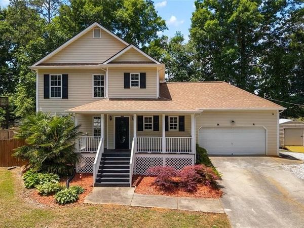 105 Hawk Ln, Carrollton, GA 30116