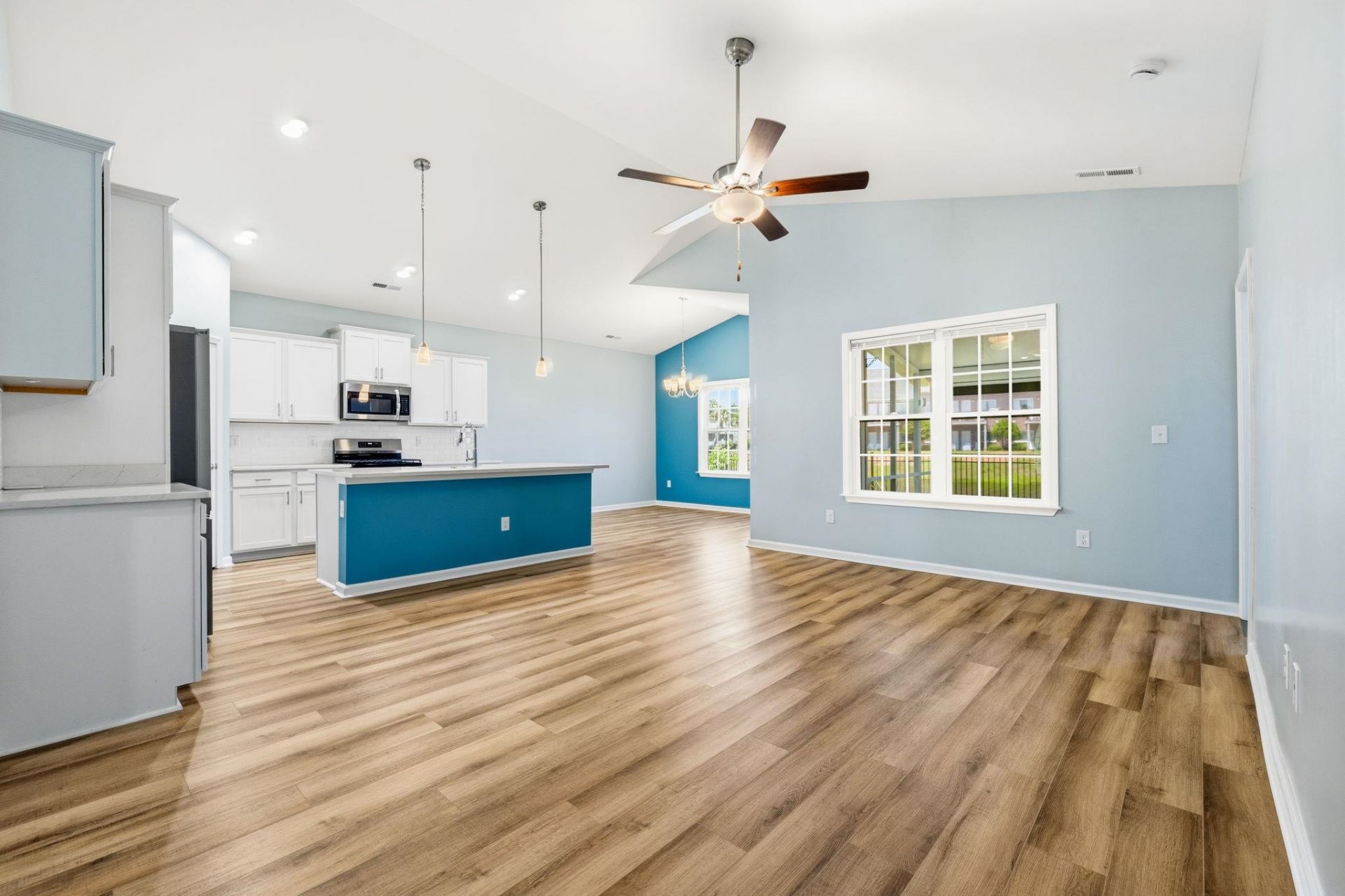 380 Lifestyle Court  Photo 10