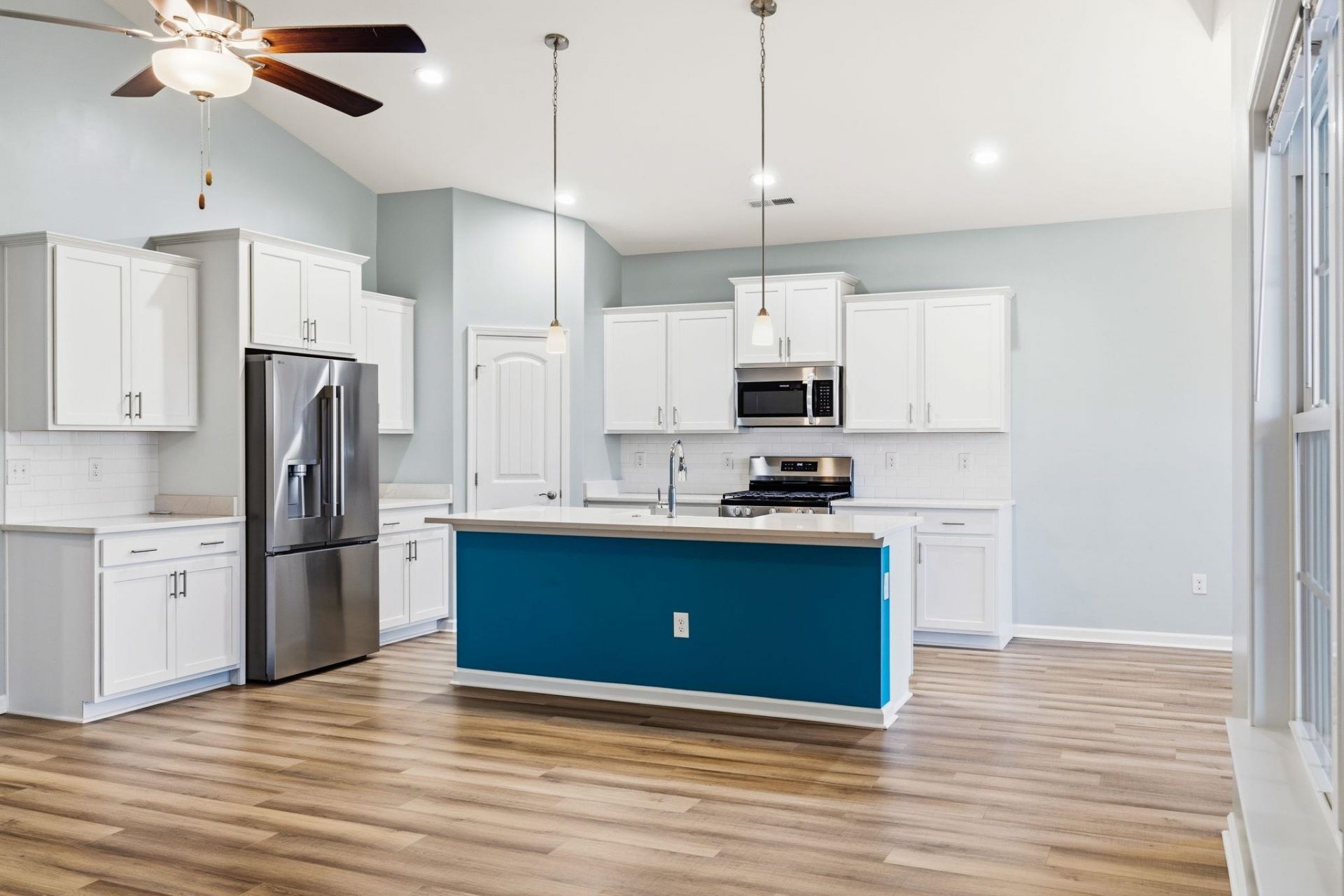 380 Lifestyle Court  Photo 12
