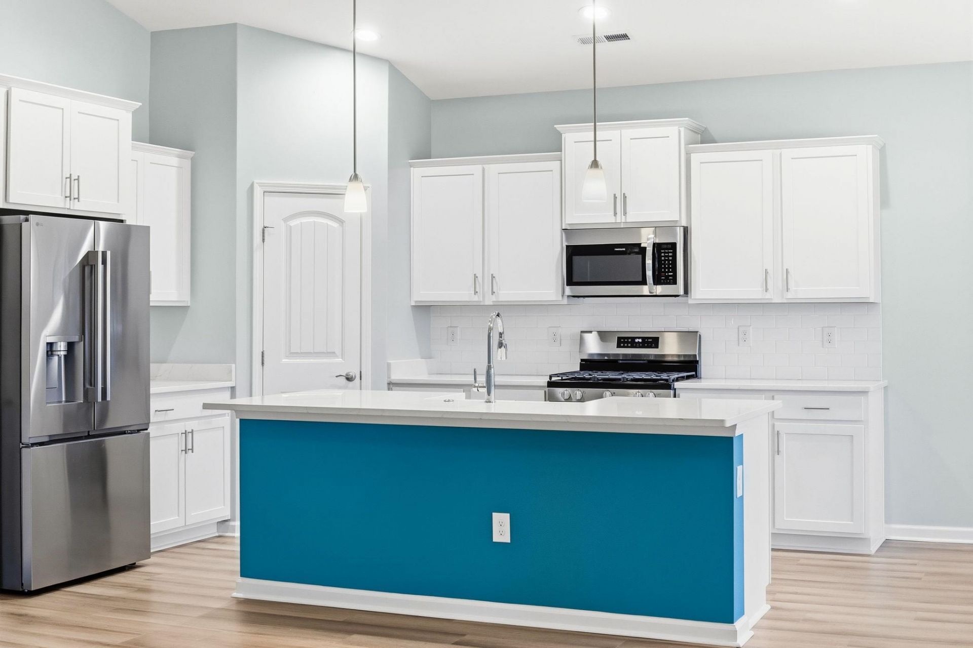 380 Lifestyle Court  Photo 13