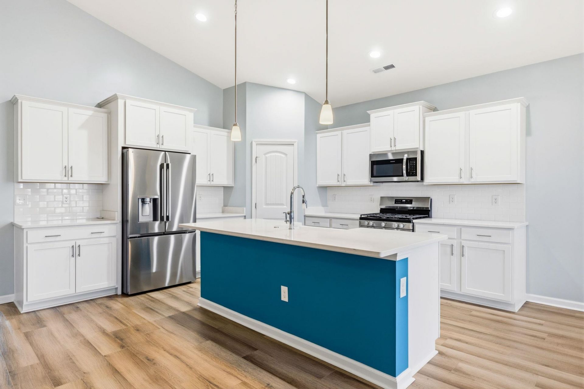 380 Lifestyle Court  Photo 16