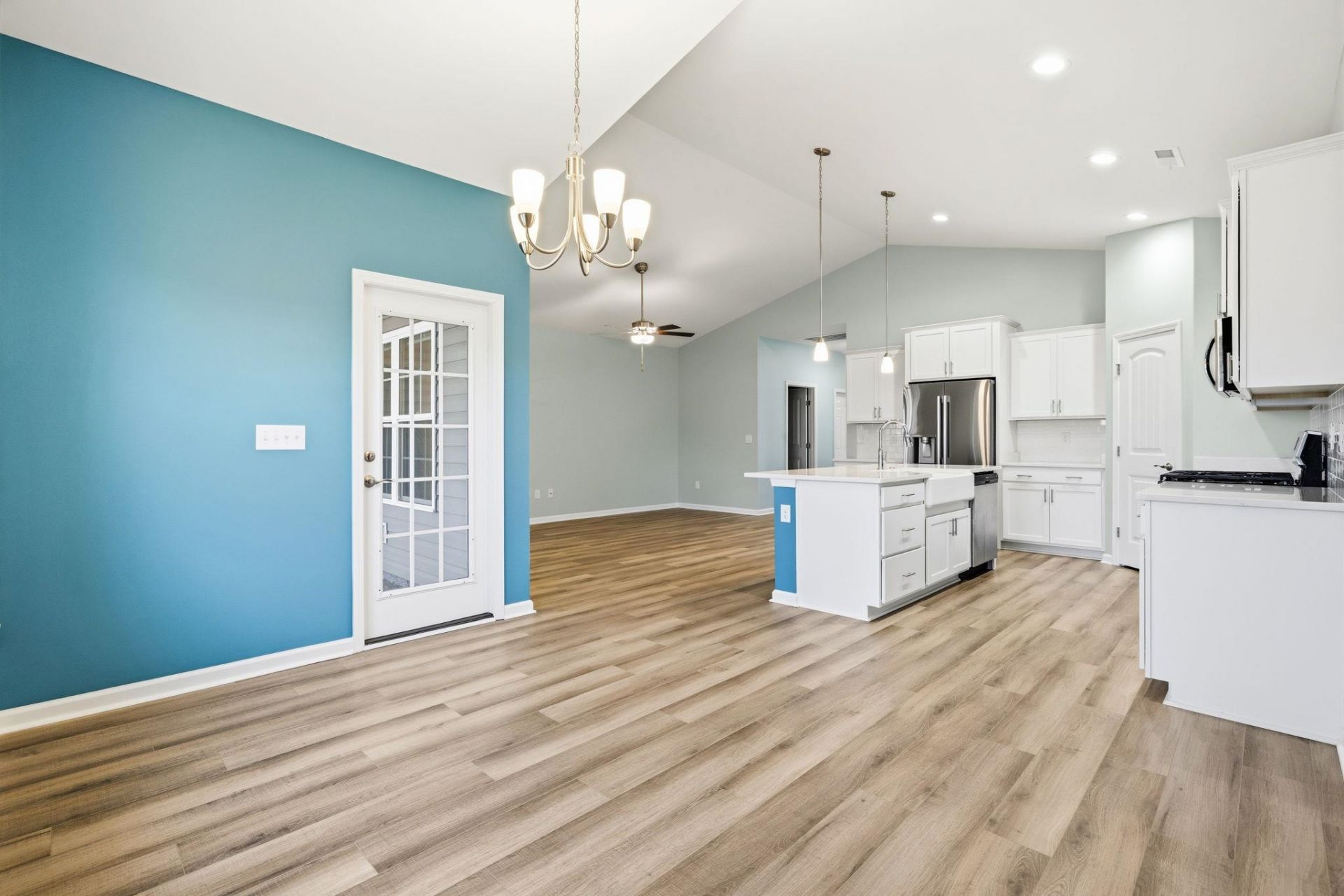 380 Lifestyle Court  Photo 25