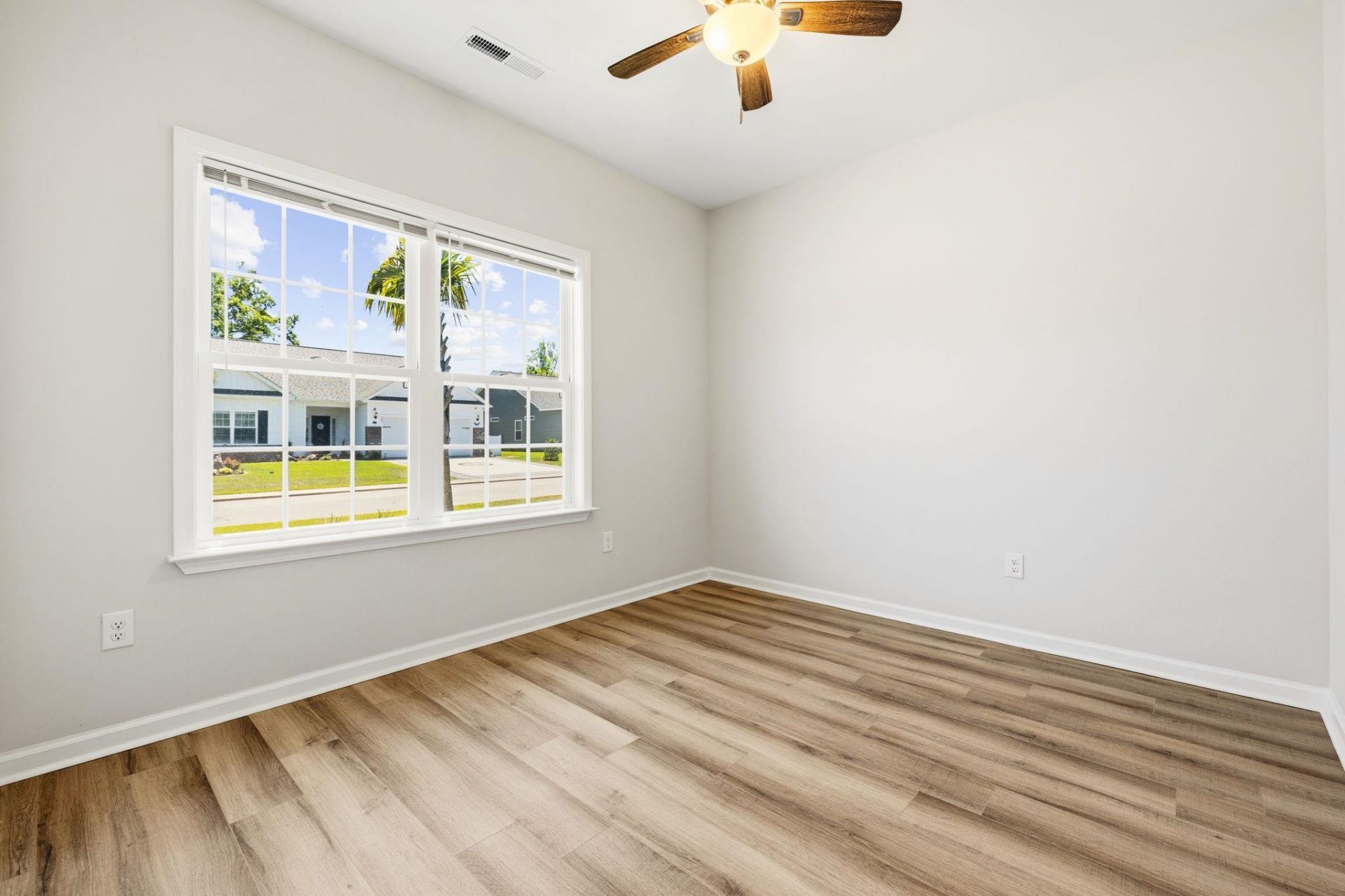 380 Lifestyle Court  Photo 35