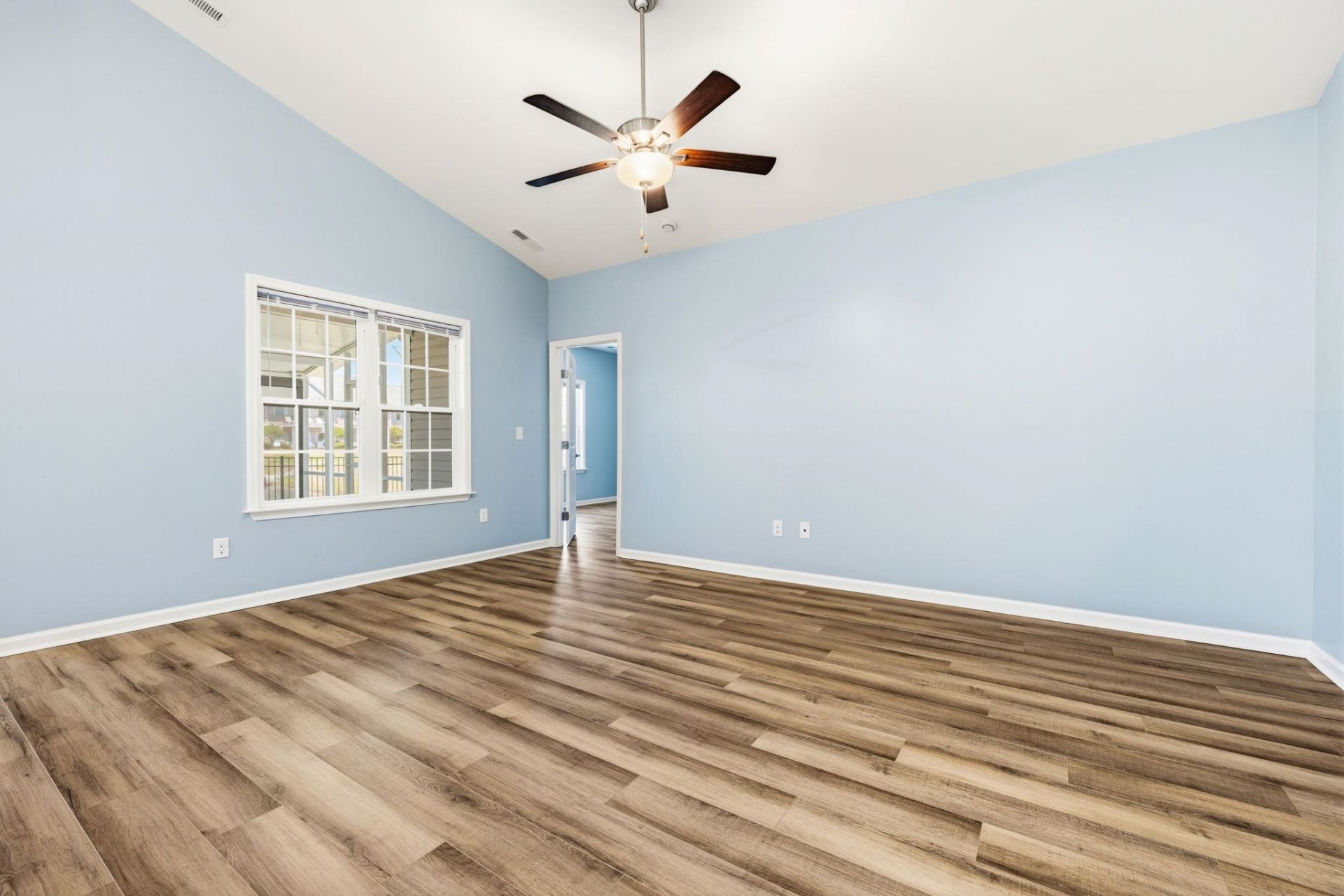 380 Lifestyle Court  Photo 8