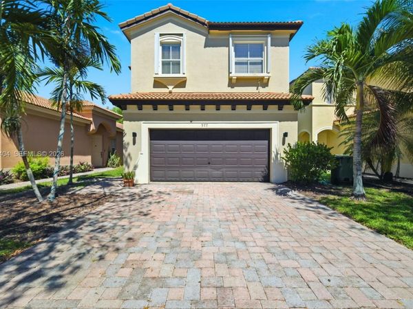 977 NE 37th Pl, Homestead, FL 33033