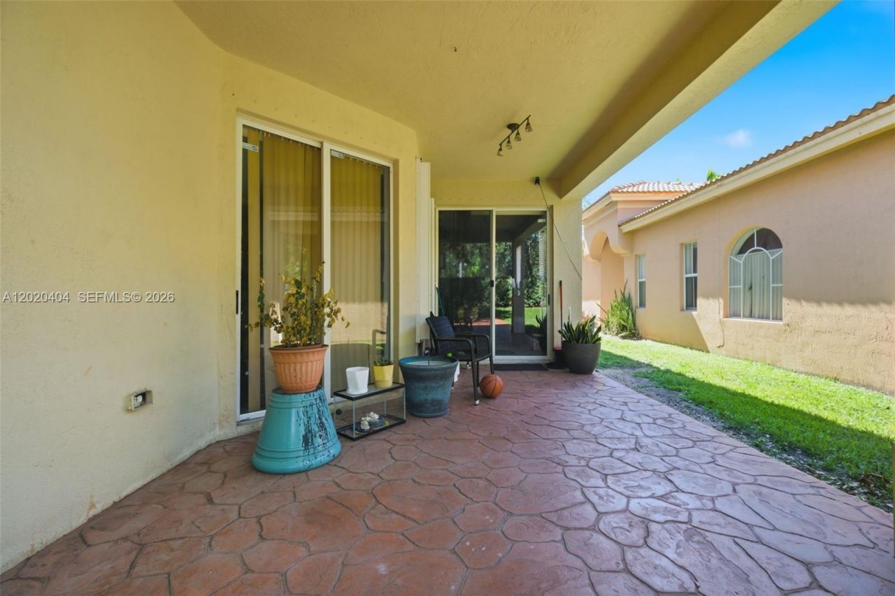 977 NE 37th Pl, Homestead, FL 33033 Photo