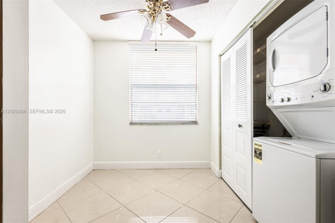 7350 NW 18th St, Unit 206, Margate, FL 33063 Photo