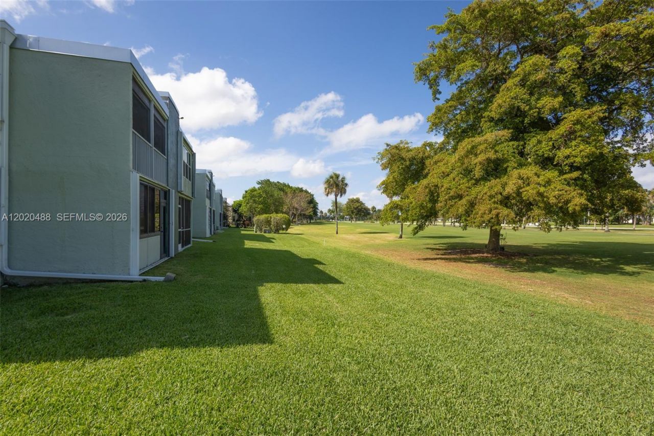7350 NW 18th St, Unit 206, Margate, FL 33063 Photo