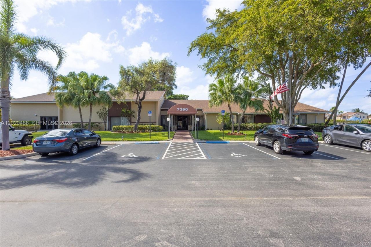7350 NW 18th St, Unit 206, Margate, FL 33063 Photo