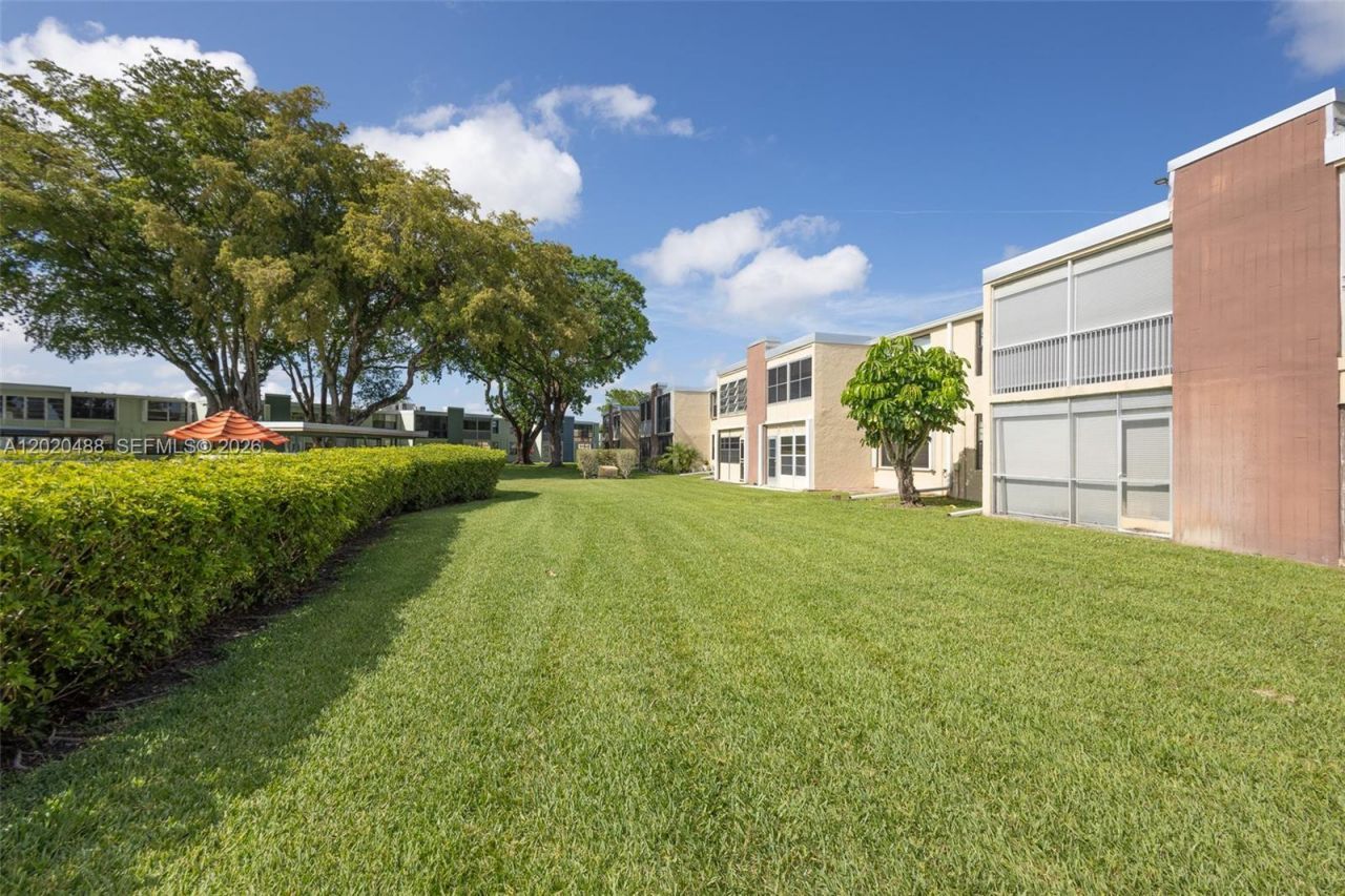 7350 NW 18th St, Unit 206, Margate, FL 33063 Photo