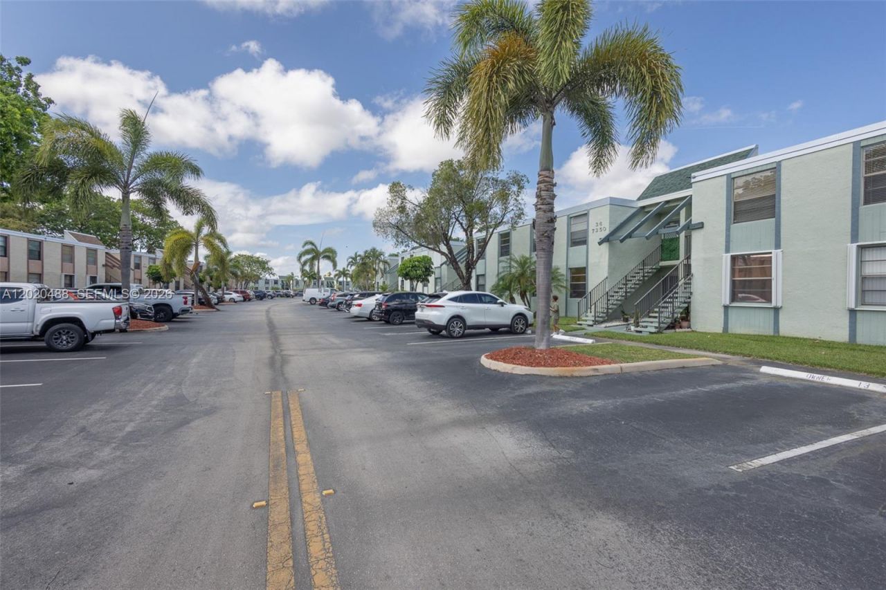 7350 NW 18th St, Unit 206, Margate, FL 33063 Photo