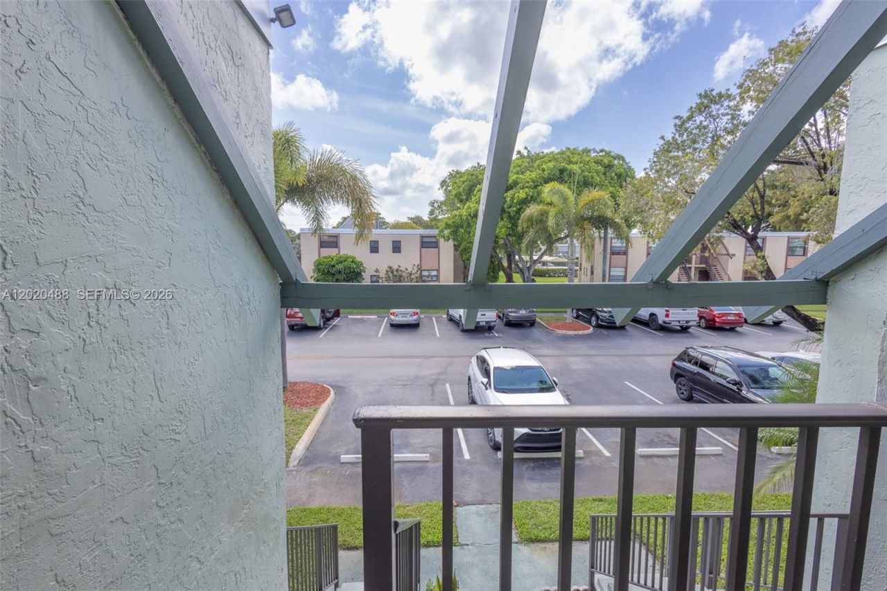 7350 NW 18th St, Unit 206, Margate, FL 33063 Photo