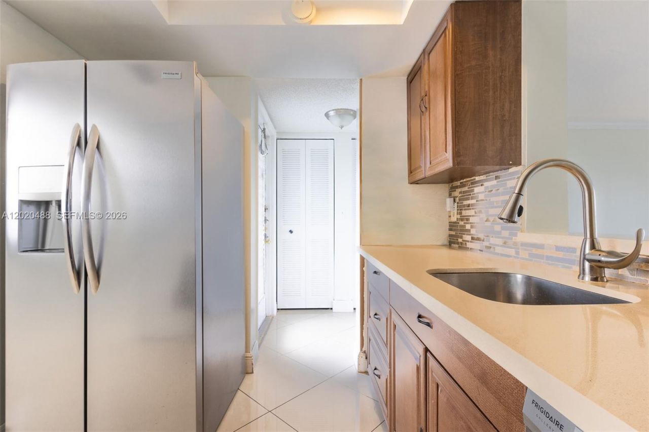 7350 NW 18th St, Unit 206, Margate, FL 33063 Photo