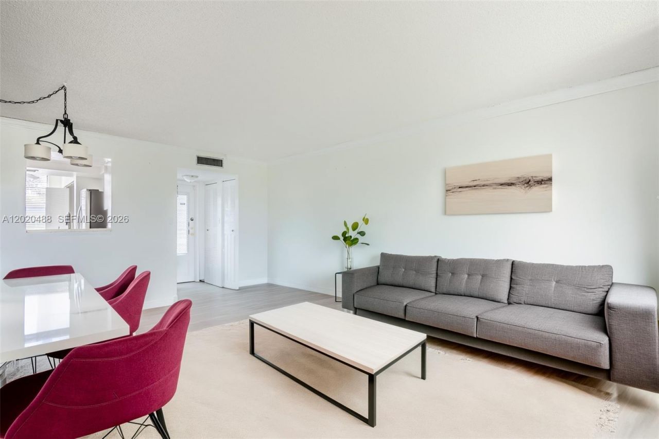 7350 NW 18th St, Unit 206, Margate, FL 33063 Photo